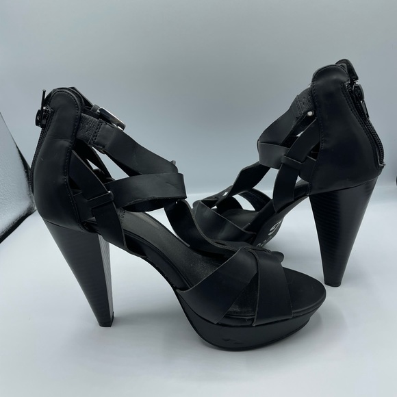 Guess Heels Black Leather Size 7 T Strap Chic Design New - Picture 13 of 16